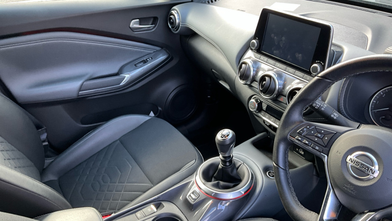 Nissan Juke 1.0 DiG-T 114 Tekna 5dr Petrol Hatchback